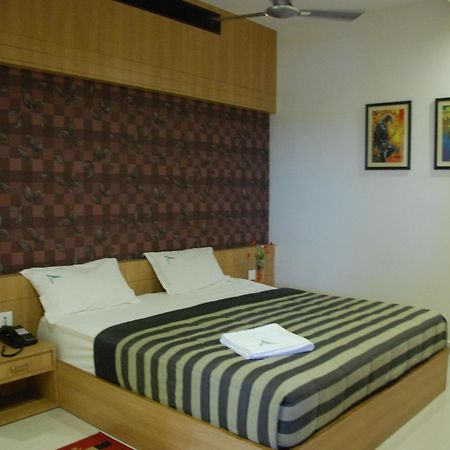 Athidi Grand Hotel Visakhapatnam Exterior photo