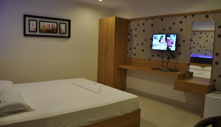 Athidi Grand Hotel Visakhapatnam Exterior photo