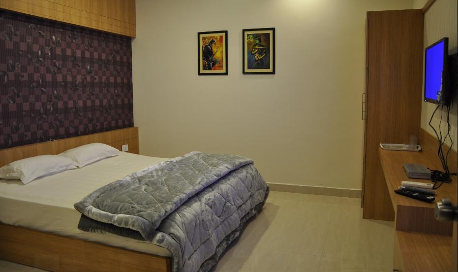 Athidi Grand Hotel Visakhapatnam Exterior photo