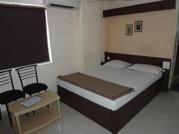Athidi Grand Hotel Visakhapatnam Exterior photo